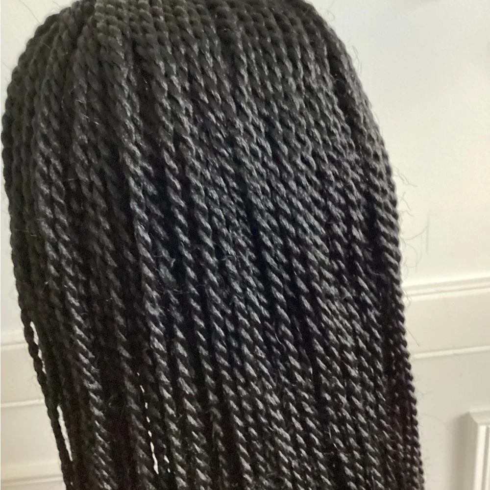 (Wig) Sleek Black Twisted Hair Extensions